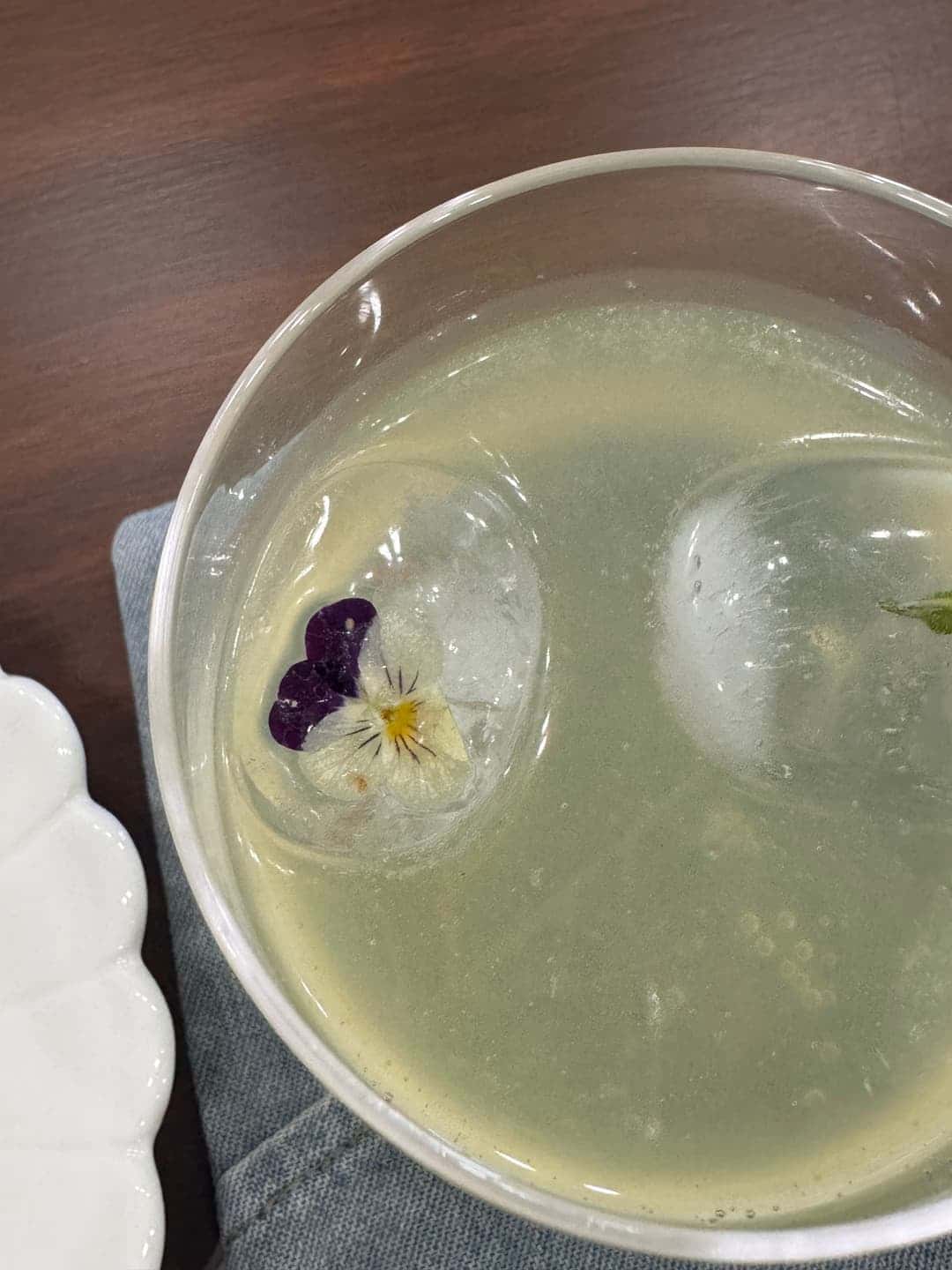 feed image 1