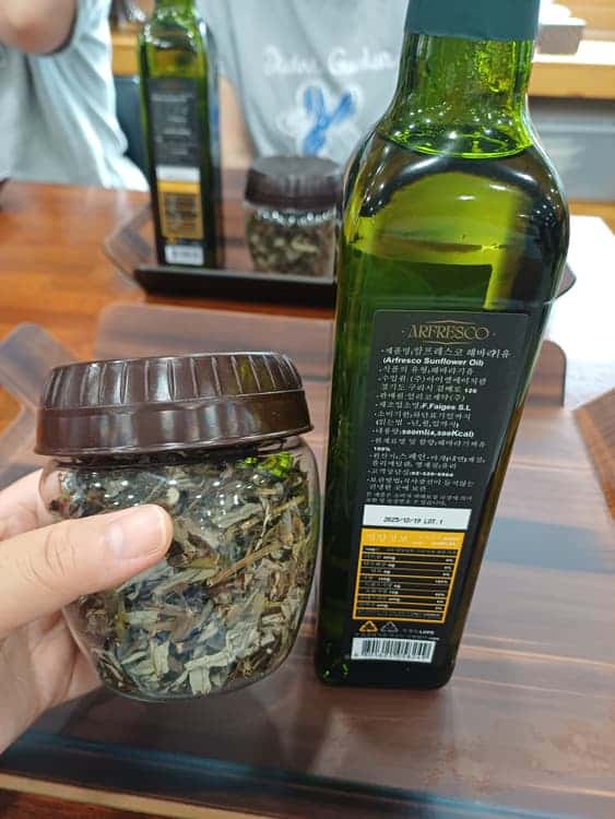 feed image 4