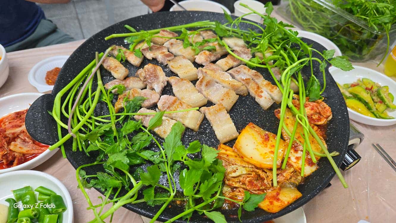 feed image 1