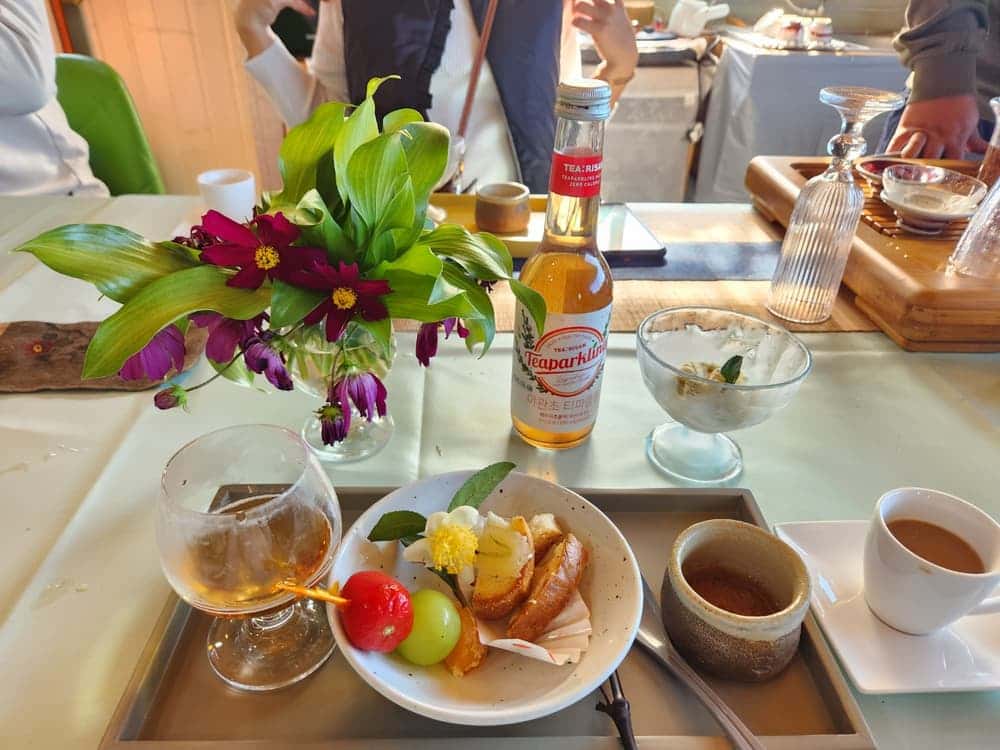 feed image 1