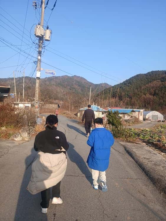 feed image 2