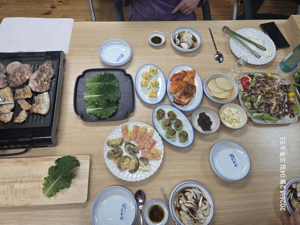 feed image 4