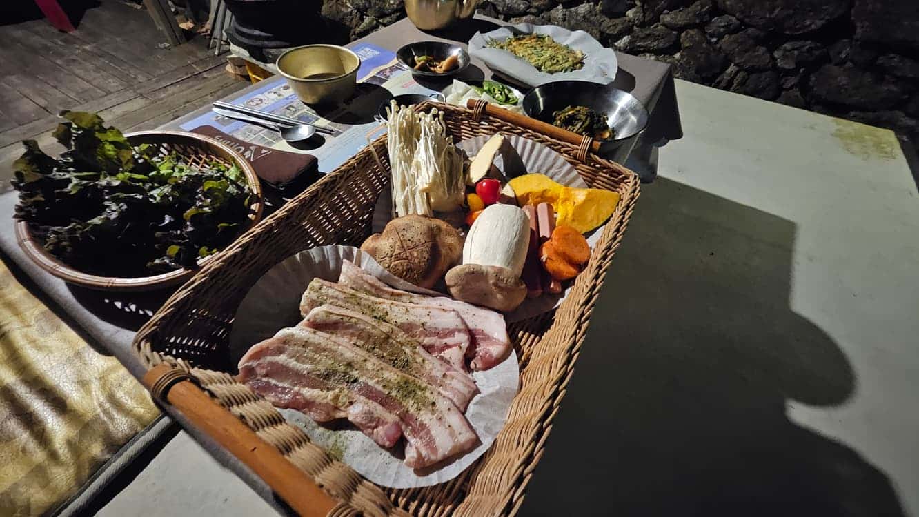 feed image 3