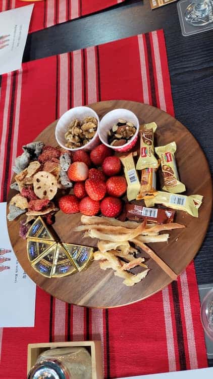 feed image 3