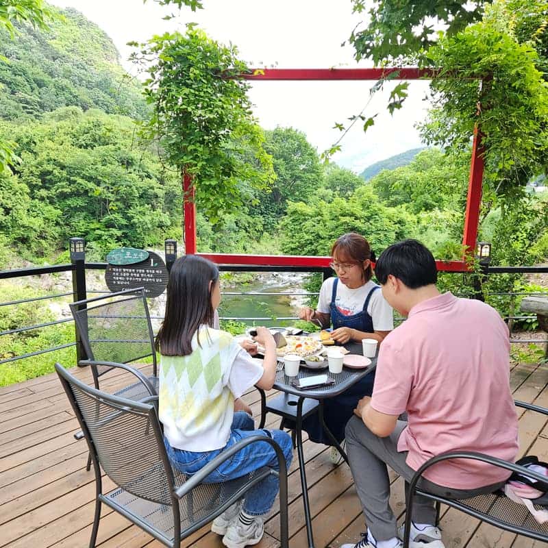 [무주숙박2인] 황토방갈로+캠핑장작+브렉퍼스트1+아메리카노2인 사진 2