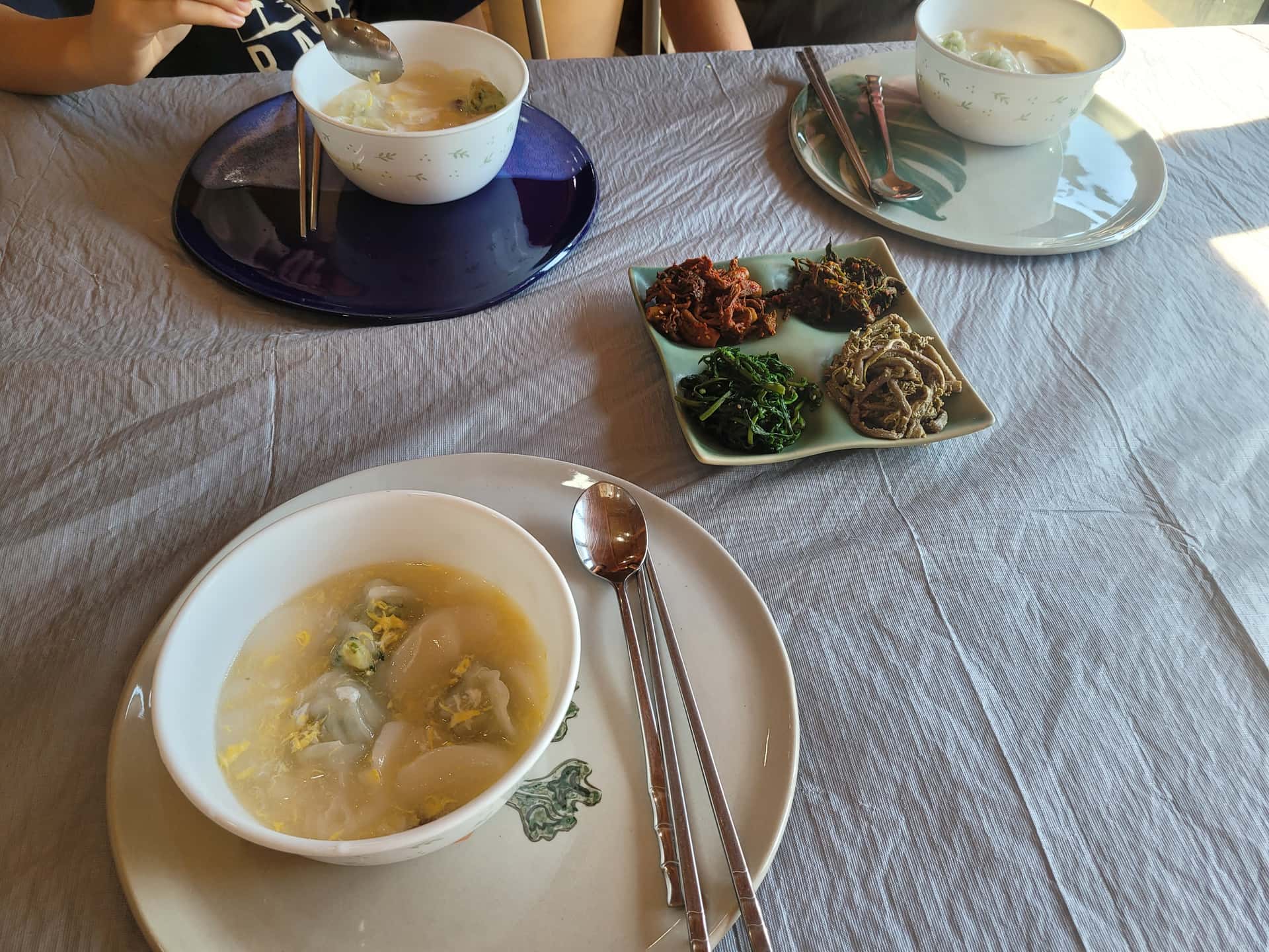 feed image 3