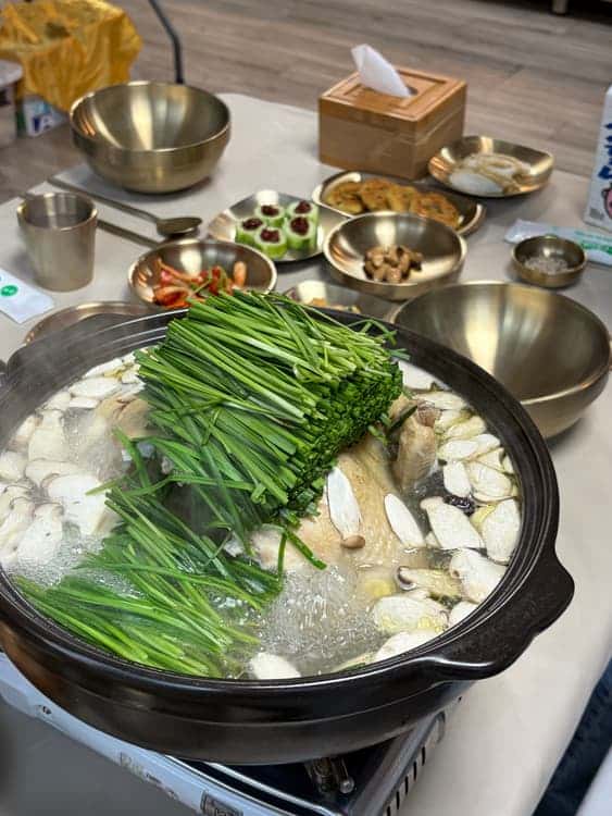 feed image 4