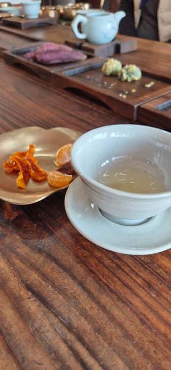 feed image 3