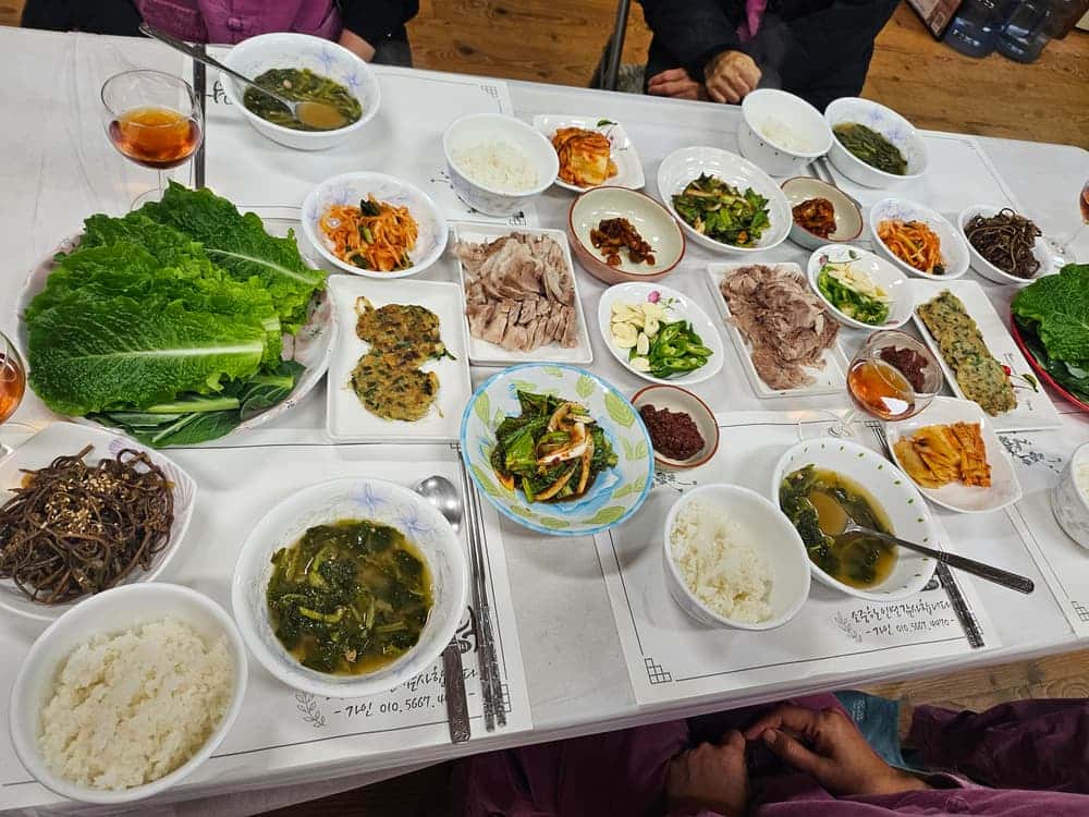 feed image