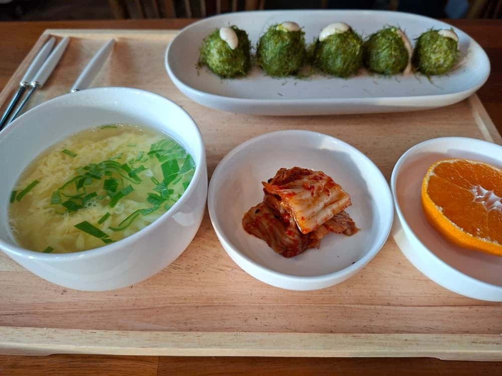 feed image 3