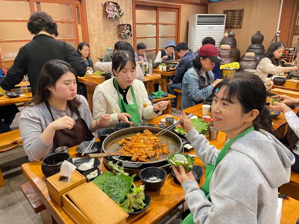 feed image