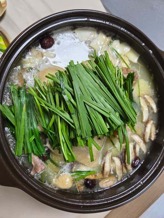 feed image 2