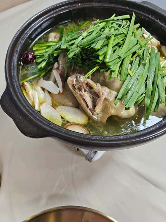 feed image 3