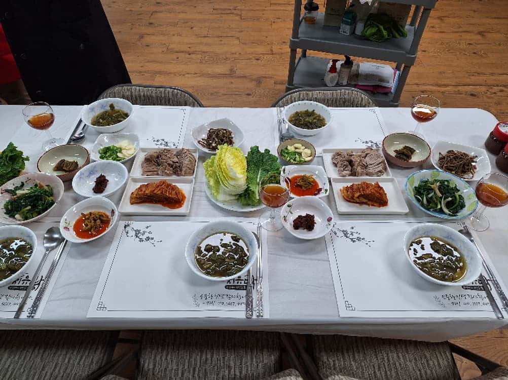 feed image
