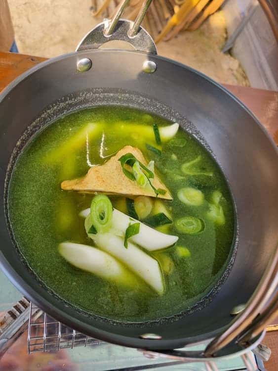 feed image 4