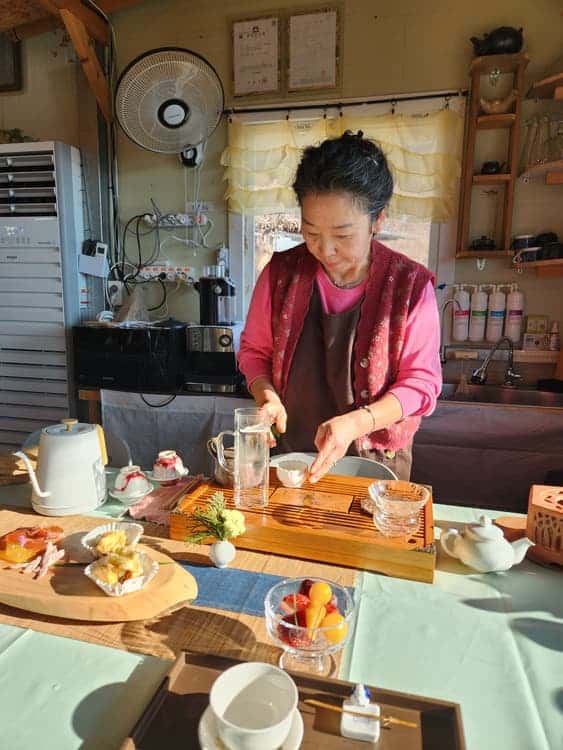 feed image 2