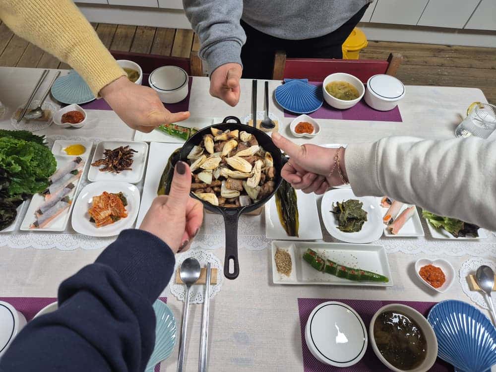 feed image 3