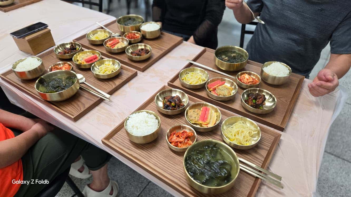 feed image 3