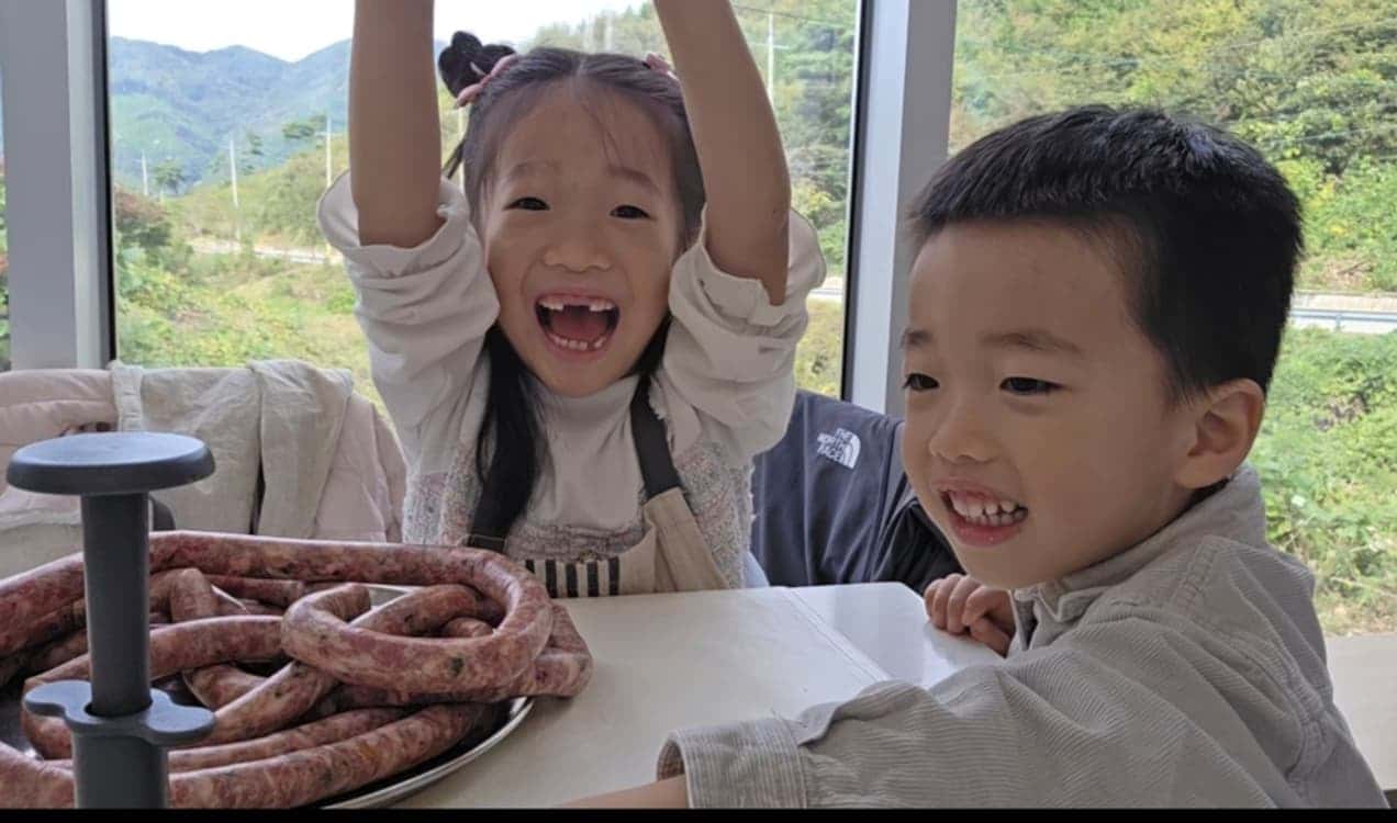feed image