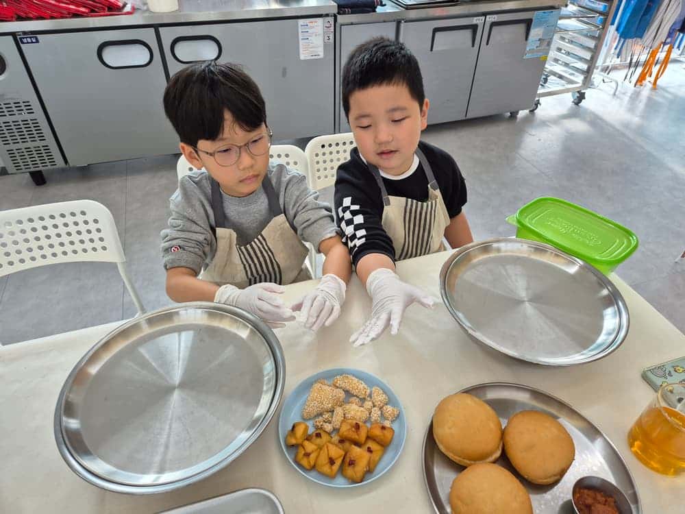 feed image 1