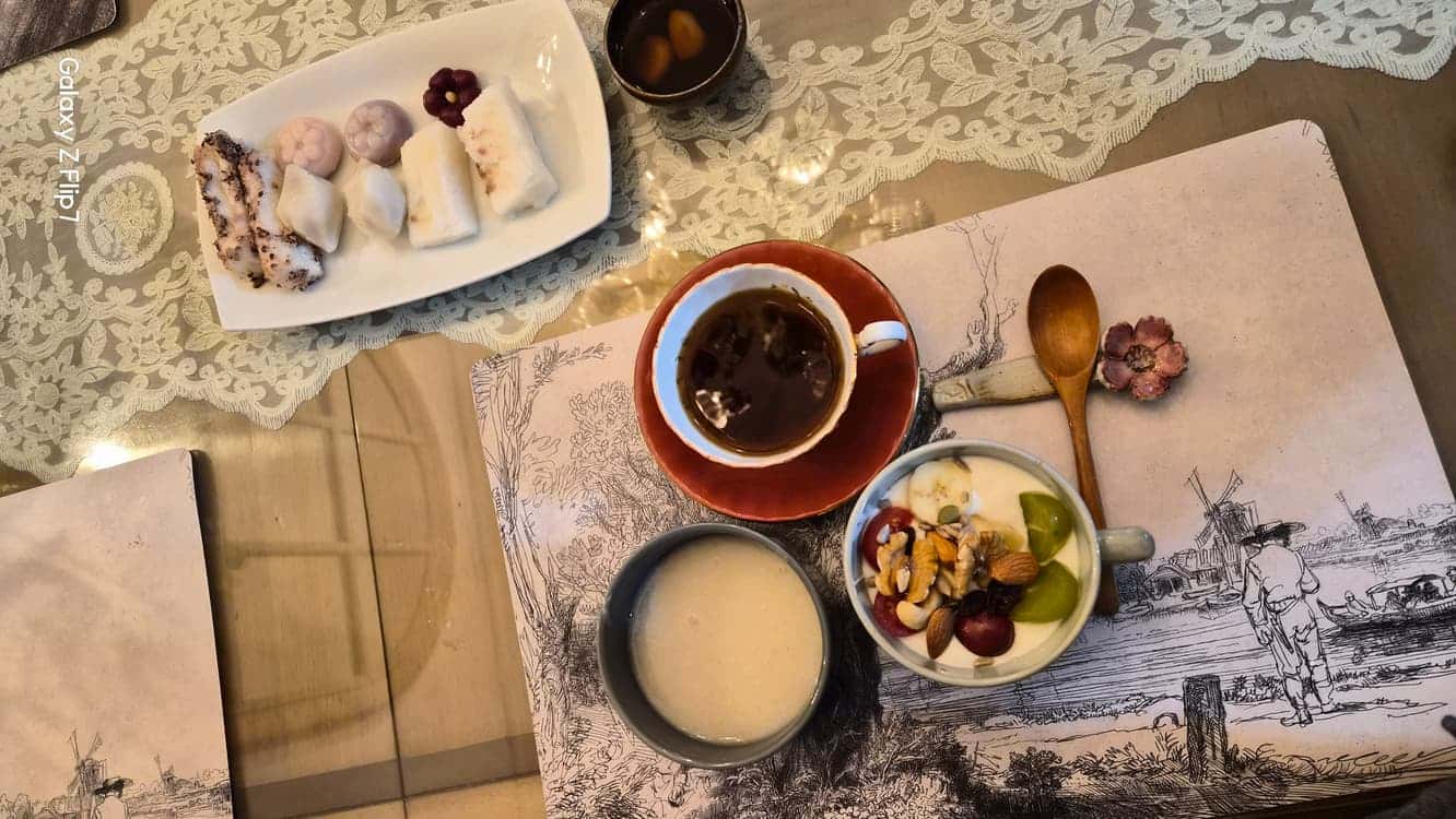 feed image