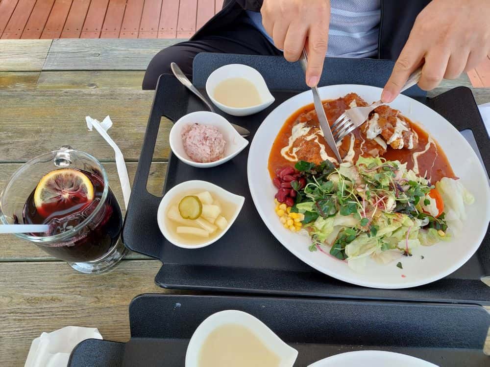 feed image 1
