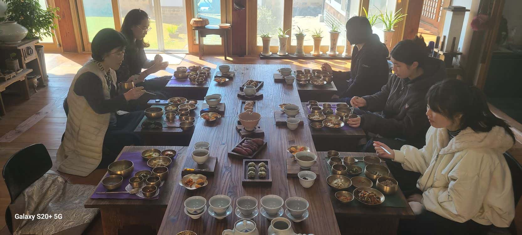 feed image 2